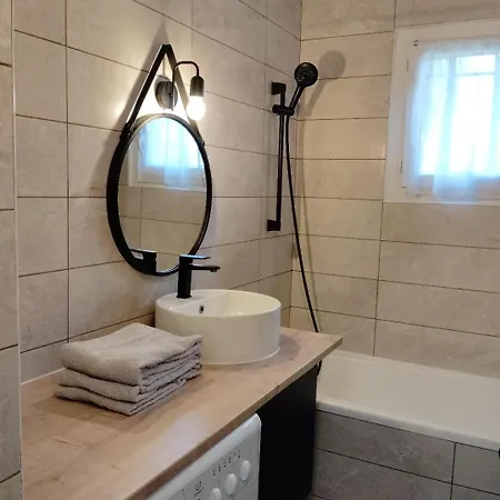 Elegant Studio, Base Nature, A Pied Lejlighed *