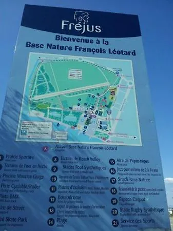 Appartement Elegant Studio, Base Nature, A Pied Fréjus