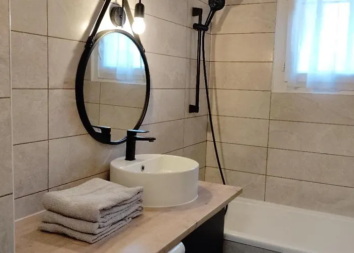 Elegant Studio, Base Nature, A Pied דירה *